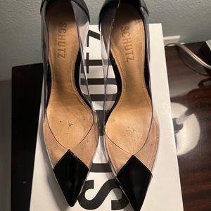 Schutz Fechado Salto Alto in clear and black